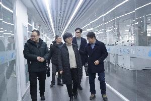 西湖區(qū)委常委韓斌等一行領導參觀調研唯鉑萊